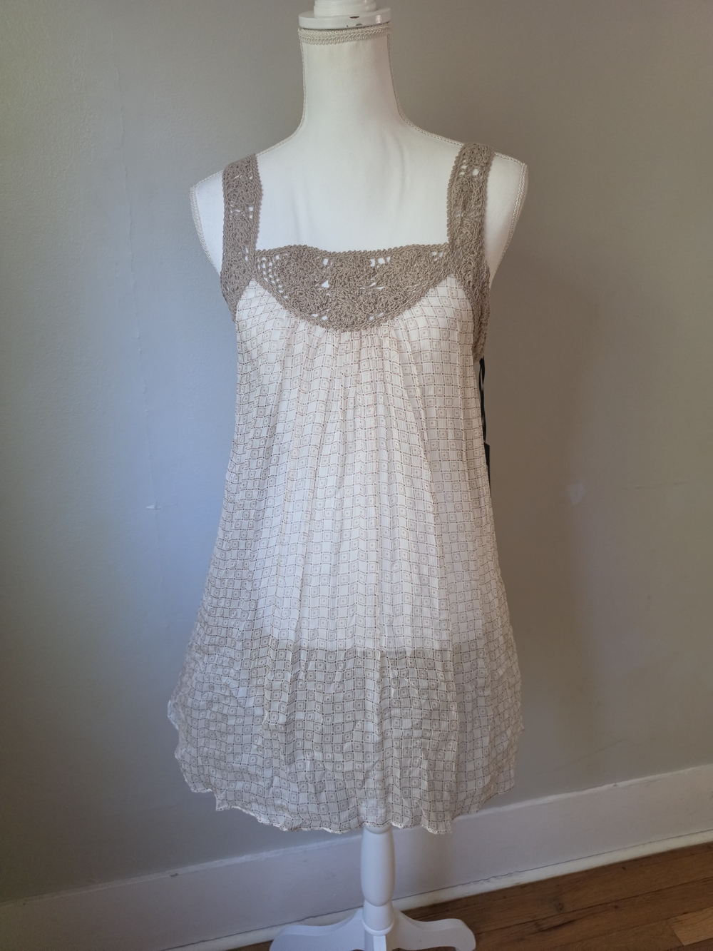NWT Crochet-Trim Beige Tunic Tank Top